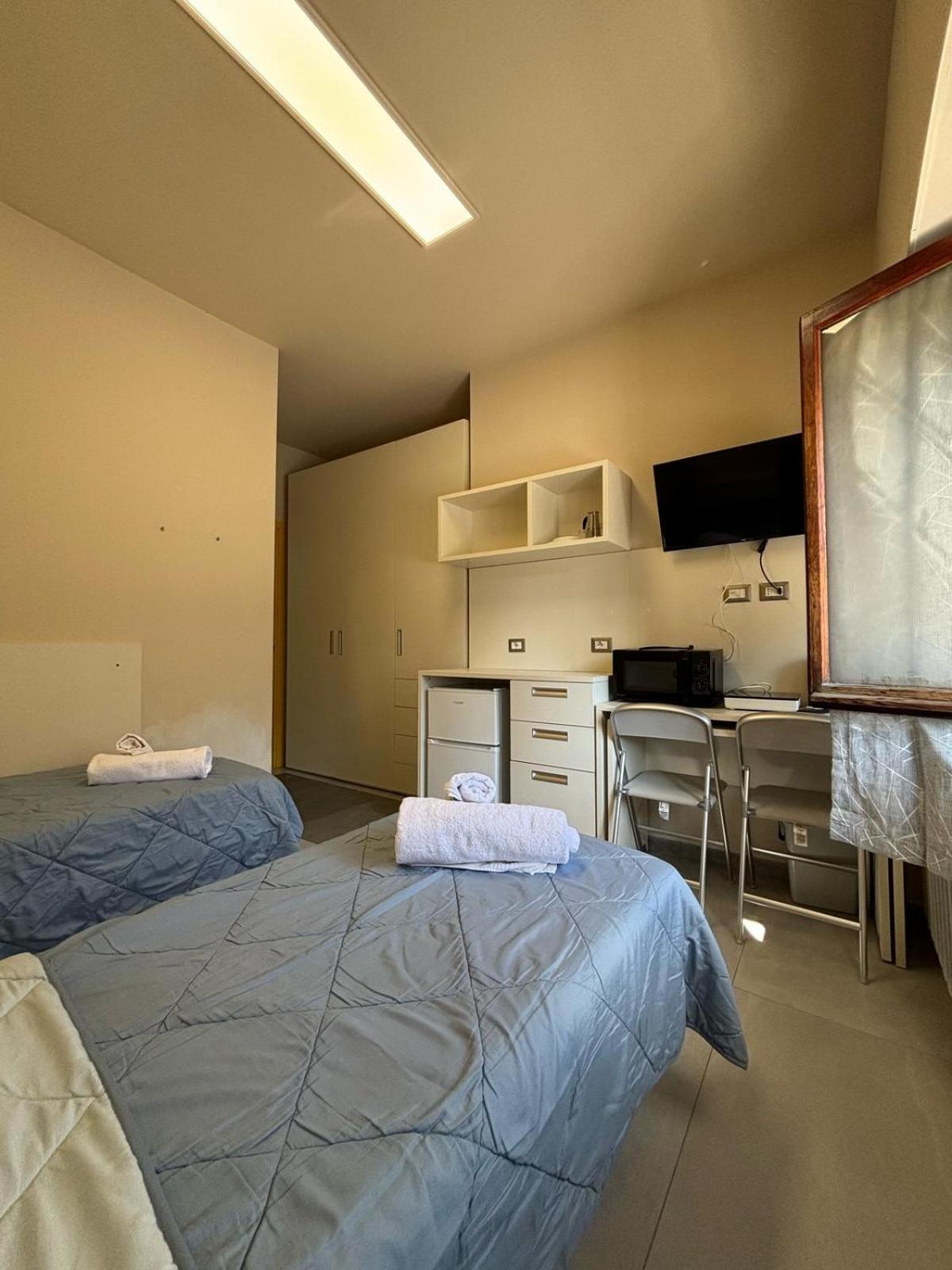 Arcobaleno By Dimora Chic Hotel Novara Exterior photo